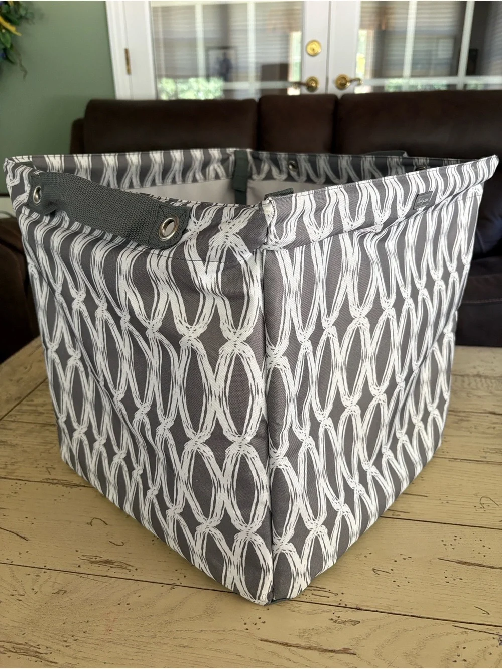 thirty-one stylish gray